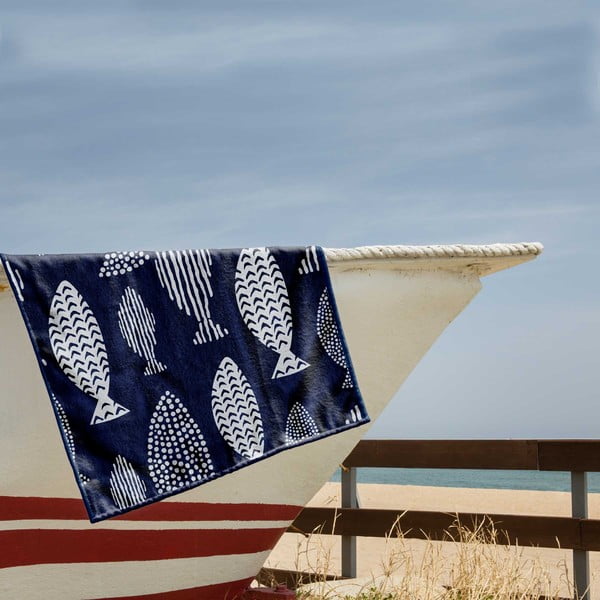 Temno modra brisača za plažo 90x180 cm Fish - DecoKing-image-1