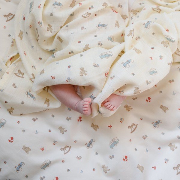 Svetlo rumena otroška posteljnina za otroško posteljico iz organskega bombaža 100x140 cm Vintage Toys – Cam Cam Copenhagen-image-2