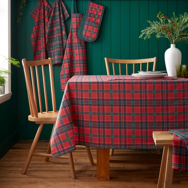 Bombažen namizni prt z božičnim motivom 178x137 cm Christmas Tartan Check – Catherine Lansfield-image-2
