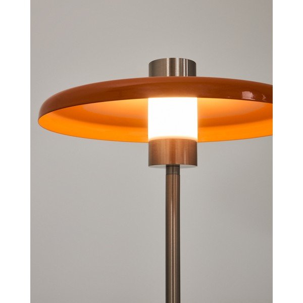 Oranžna stoječa svetilka s kovinskim senčilom (višina 130 cm) Nuvira – Kave Home-image-2