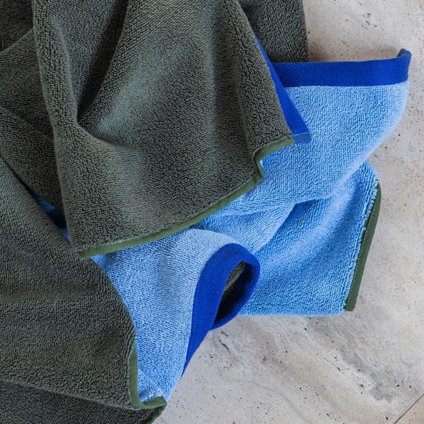 Temno zelena/modra frotirna brisača iz organskega bombaža 70x133 cm Soft – Mette Ditmer Denmark-image-1