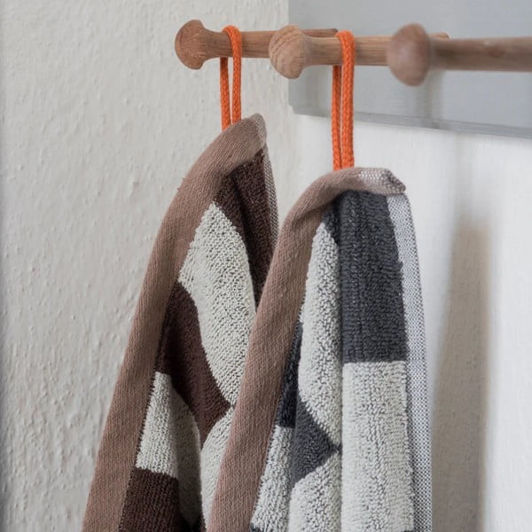 Rjava frotirna brisača iz organskega bombaža 50x90 cm Retro – Mette Ditmer Denmark-image-2