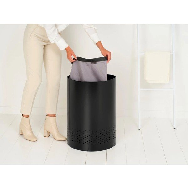 Mat črn kovinski koš za perilo 55 l Selector – Brabantia-image-3