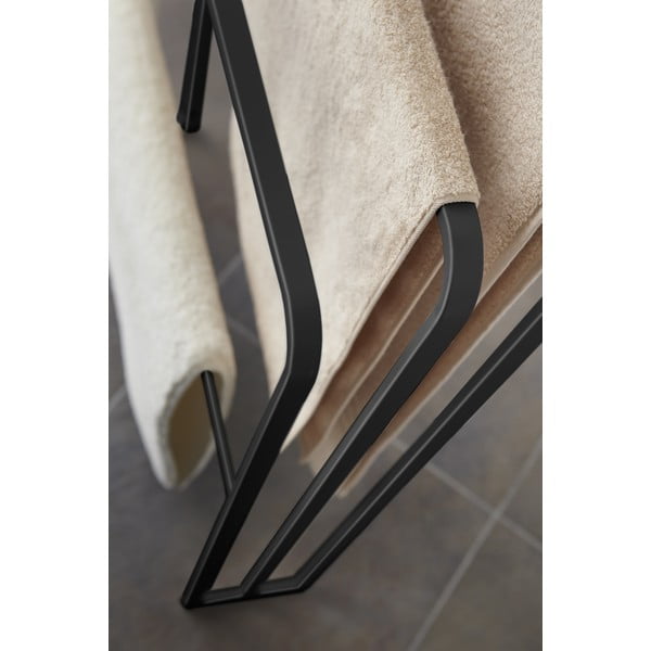 Črno kovinsko stojalo za brisače Yamazaki Tower-image-3