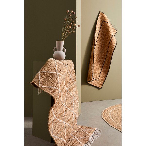 Bela/v naravni barvi ročno tkana preproga iz jute 70x140 cm Shaila – Bizzotto-image-1