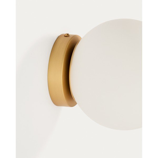 Bela/v zlati barvi stenska svetilka ø 15 cm Brisia – Kave Home-image-3