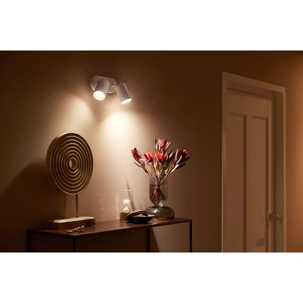 Pametno točkovno svetilo z žarnico GU10, 6 W Fugato – Philips Hue-image-1