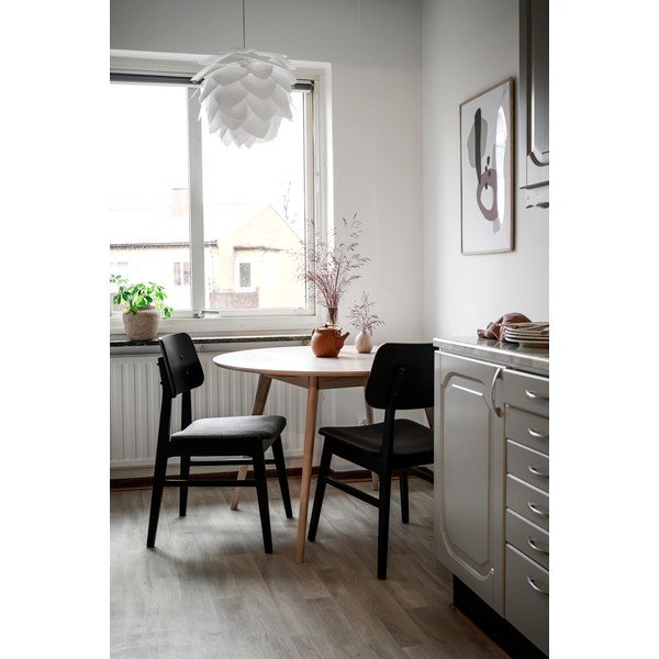 Okrogla jedilna miza s ploščo v hrastovem dekorju 115x115 cm Yumi - Rowico-image-2