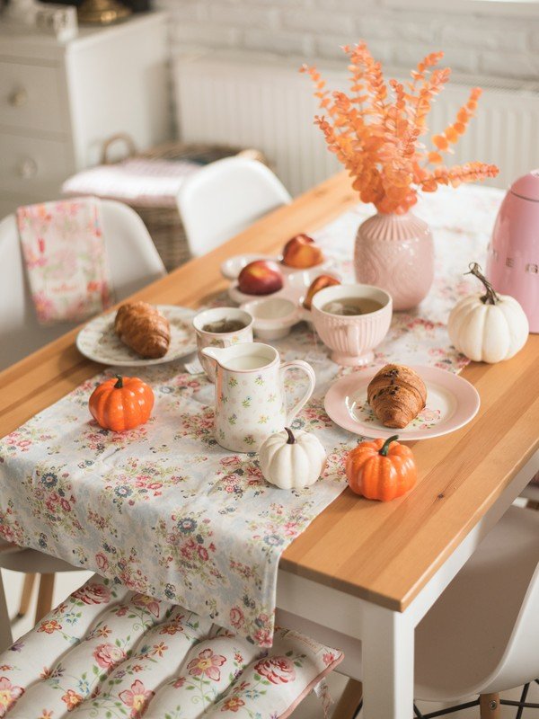 Navdih: Jedilnica, Romantični stil