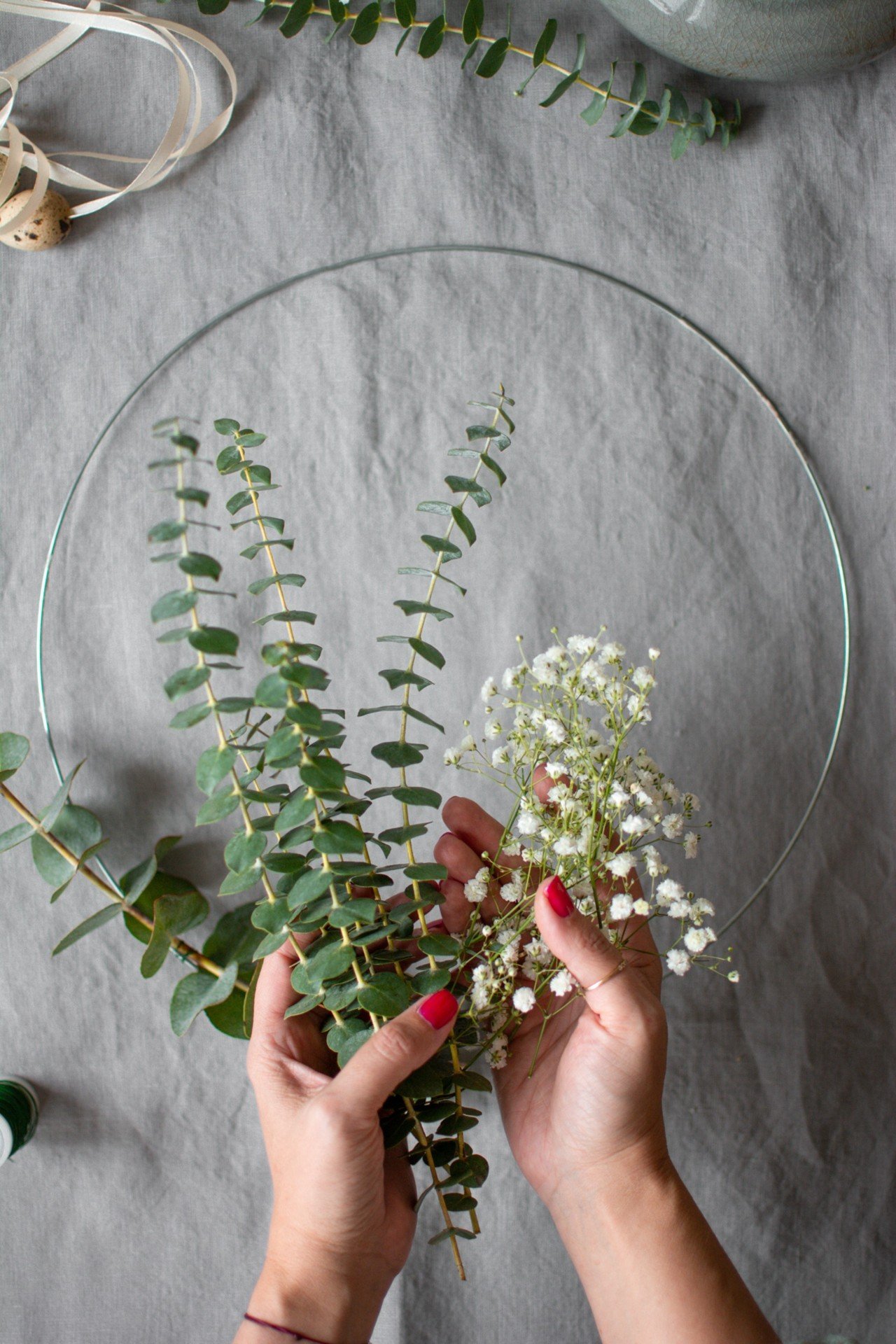 Pripomočki za izdelavo venca evkaliptusa.