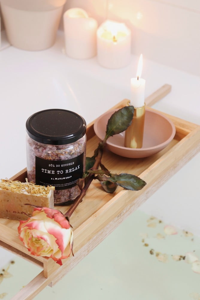 Navdih: Romantični stil, Kopalnica, Valentinovo