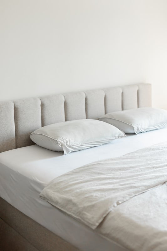 Navdih: Spalnica, Bonami na obisku