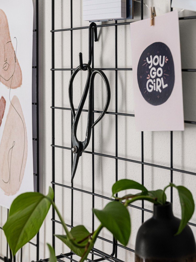 Navdih: Pisarna, Delo in študij