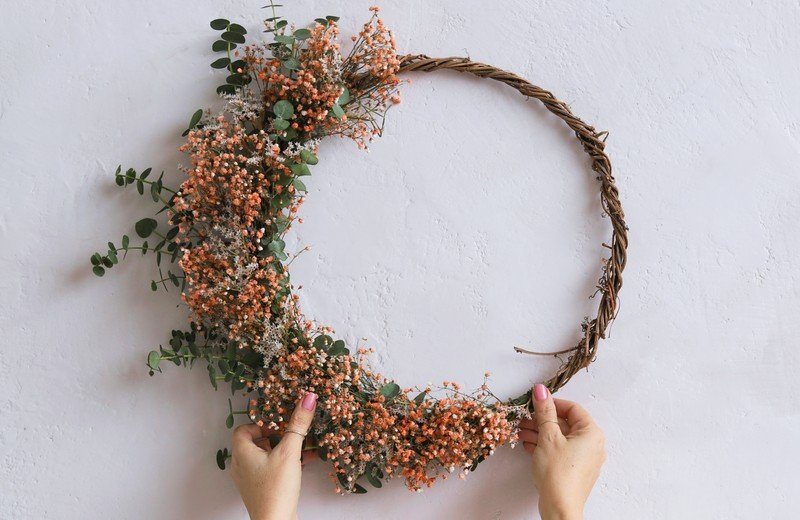 15+ idej za izdelavo pomladnih venčkov za na vrata ali na mizo