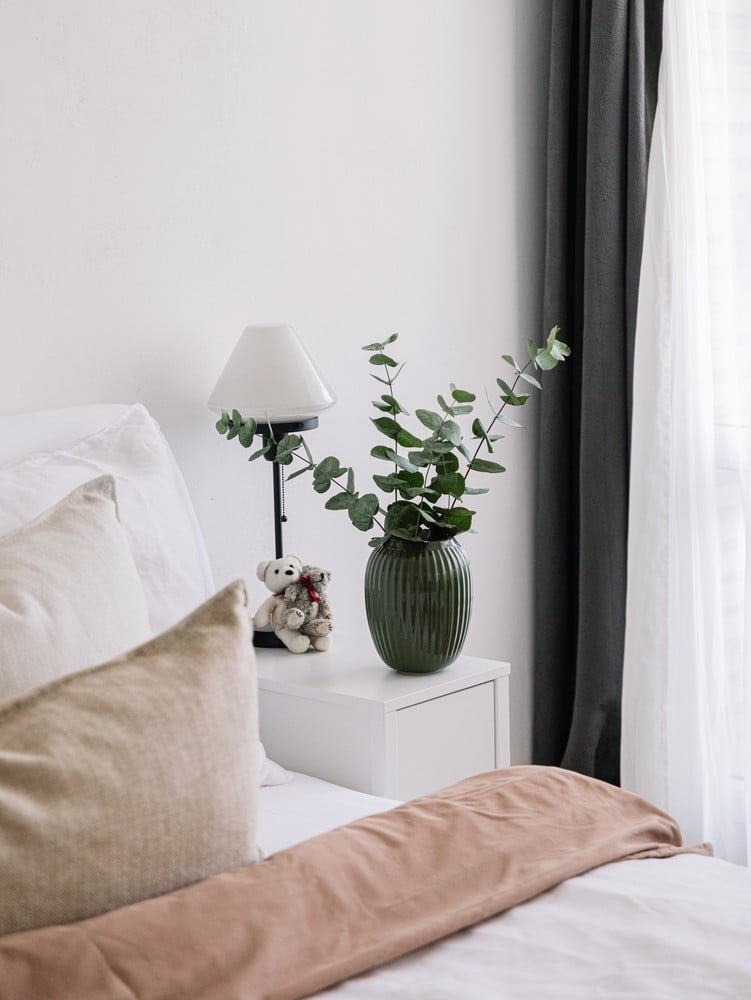 Navdih: Spalnica, Bonami na obisku