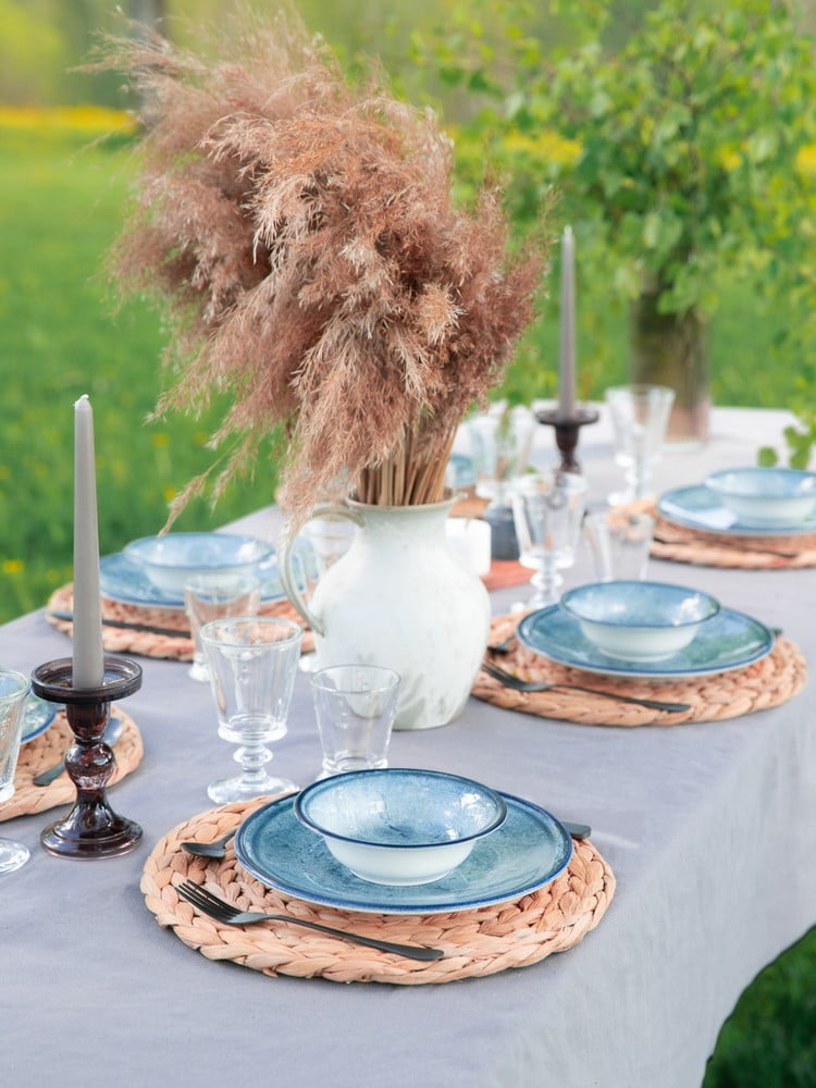 Navdih: Jedilnica, Vrt