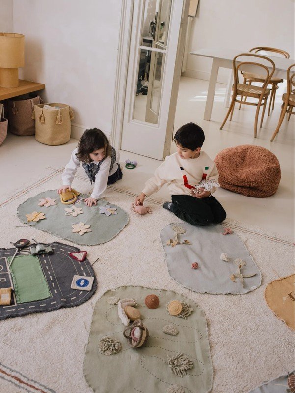 Navdih: Otroška soba, Otroci