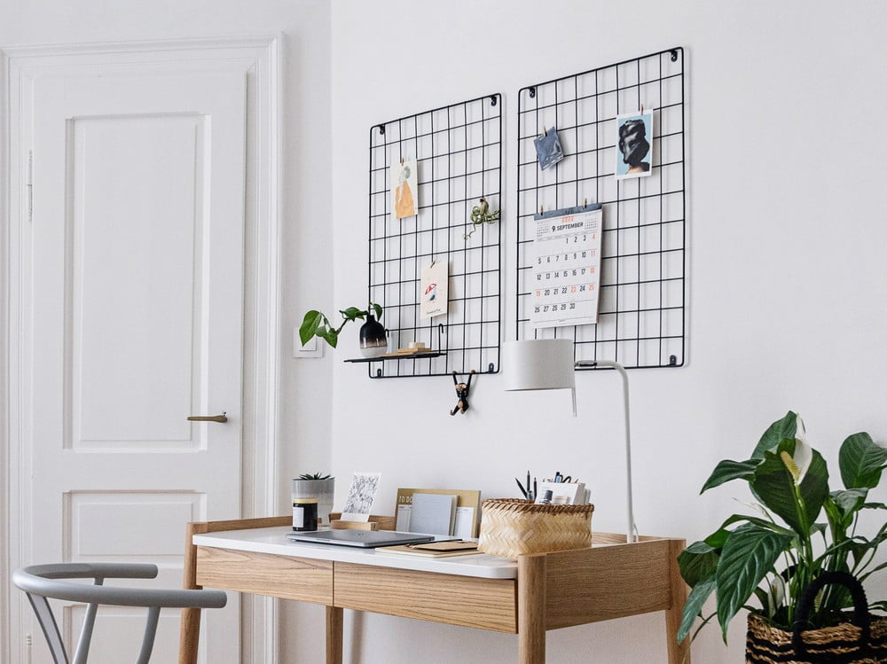 Navdih: Pisarna, Delo in študij