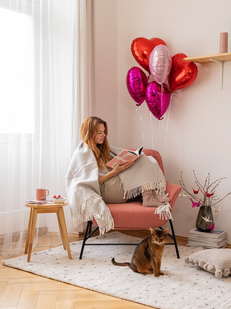 Navdih: Valentinovo, Dnevna soba