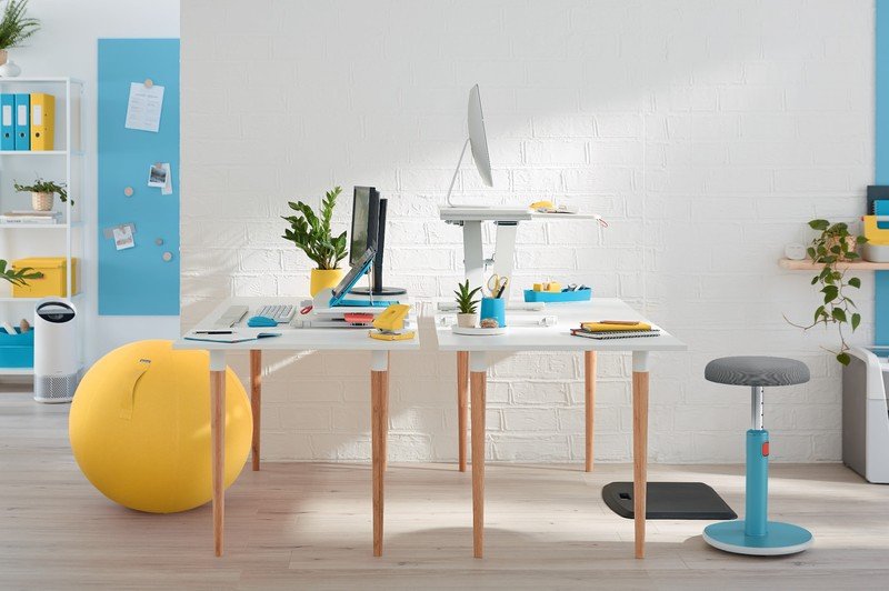 Navdih: Pisarna, Delo in študij