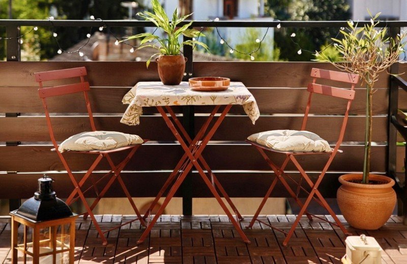 Ideje za ureditev balkona, ki delujejo tudi na nekaj kvadratnih metrih