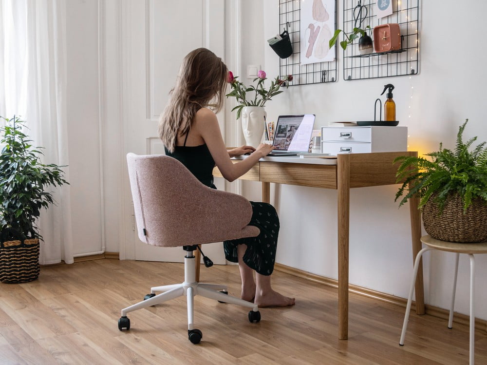 Navdih: Delo in študij, Pisarna