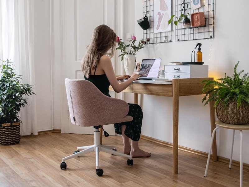 Navdih: Delo in študij, Pisarna