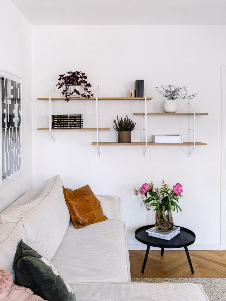 Navdih: Dnevna soba, Bonami na obisku