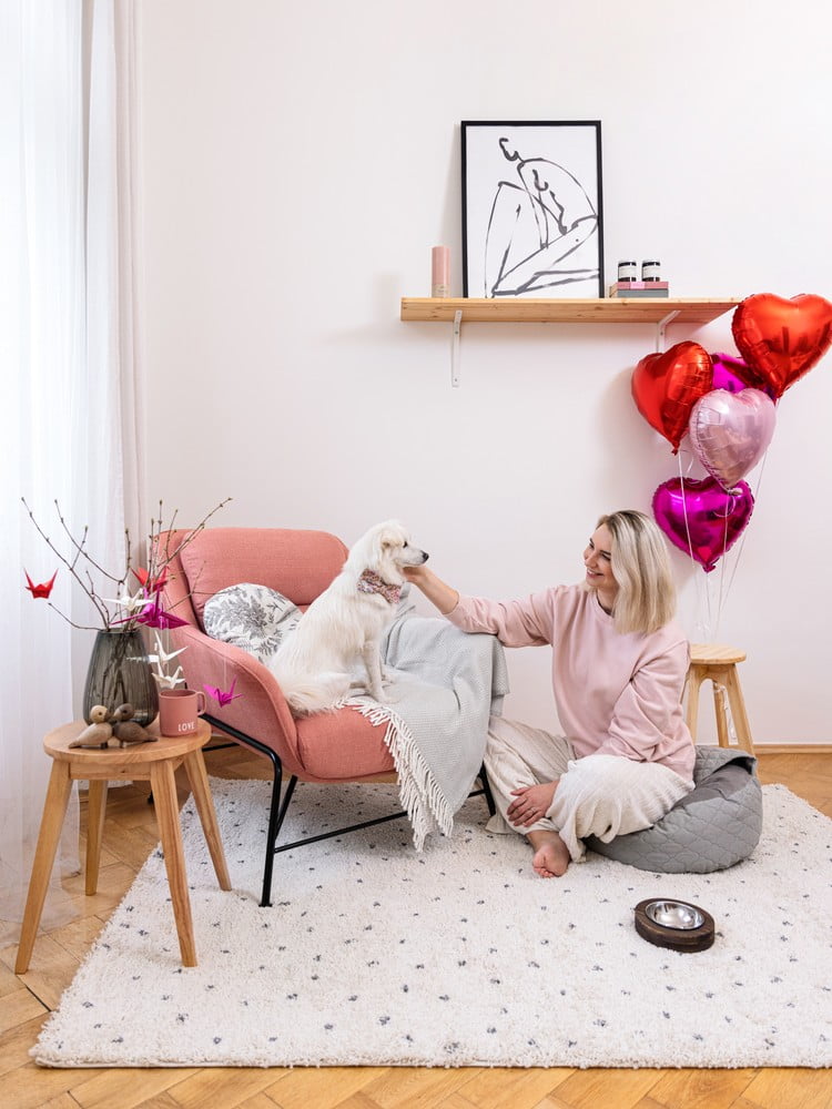 Navdih: Valentinovo, Dnevna soba