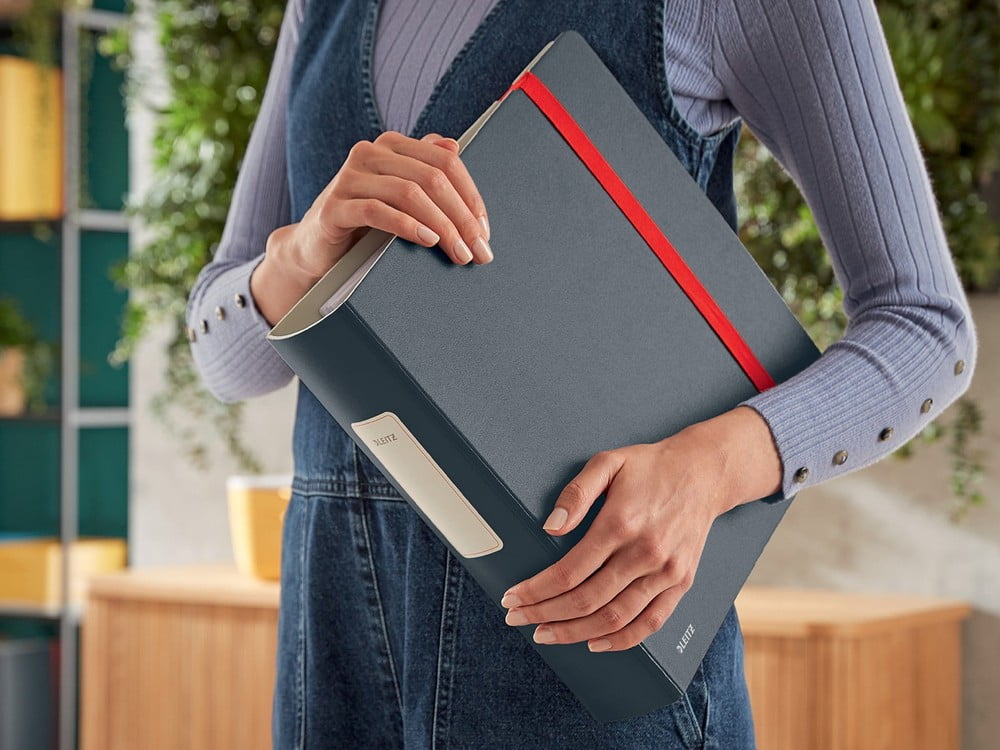 Navdih: Pisarna, Delo in študij