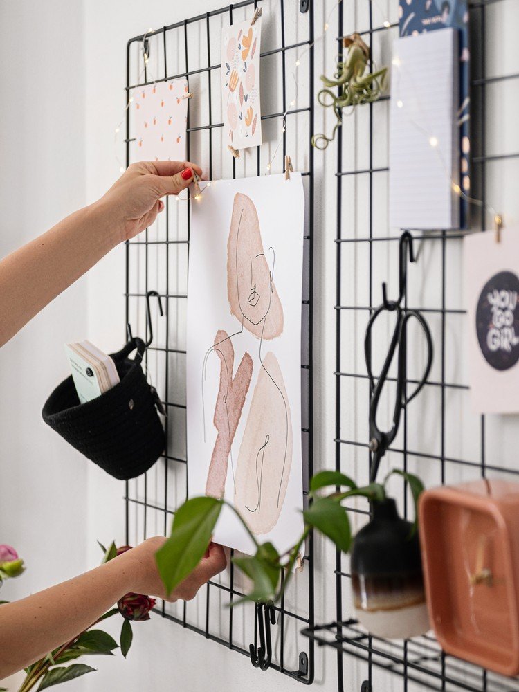 Navdih: Pisarna, Delo in študij