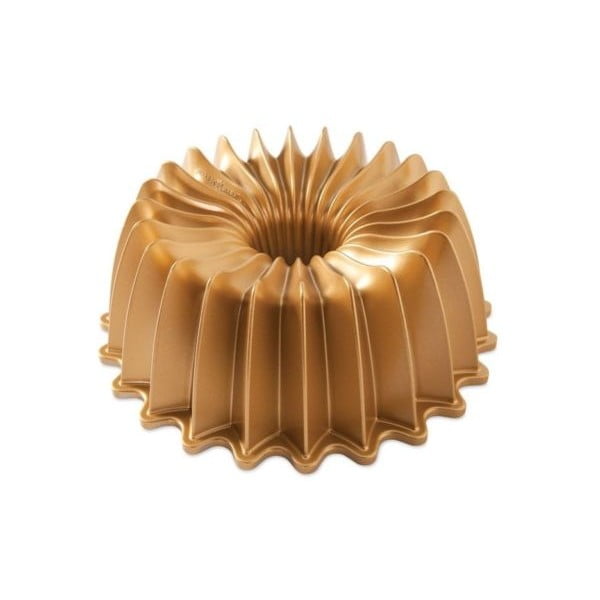 Pekač za kolač v zlati barvi Nordic Ware Brilliance, 2,4 l