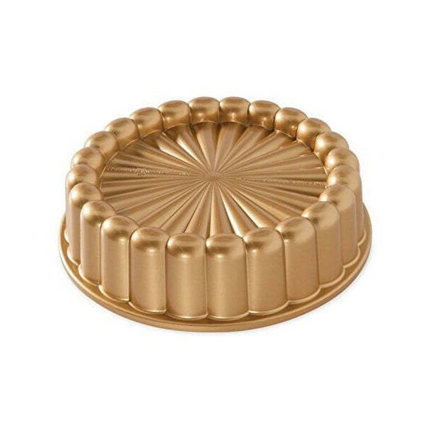 Pekač za kolač v zlati barvi Nordic Ware Charlotte, 1,4 l